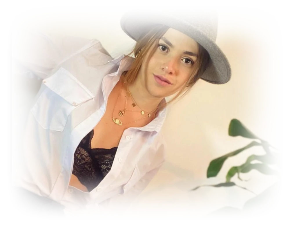 Brenda Lozano, designer